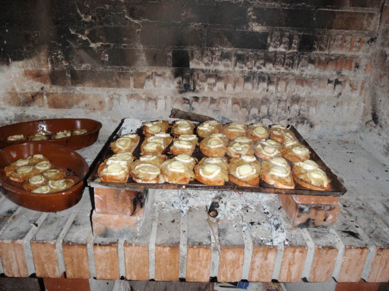 Las tostas en la brasa ... Las tostas en la brasa ...