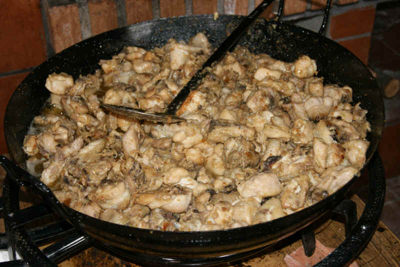 Pollo al ajillo