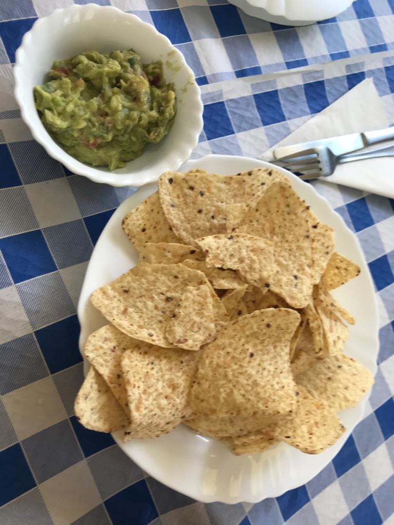 Nachos con guacamole Nachos con guacamole