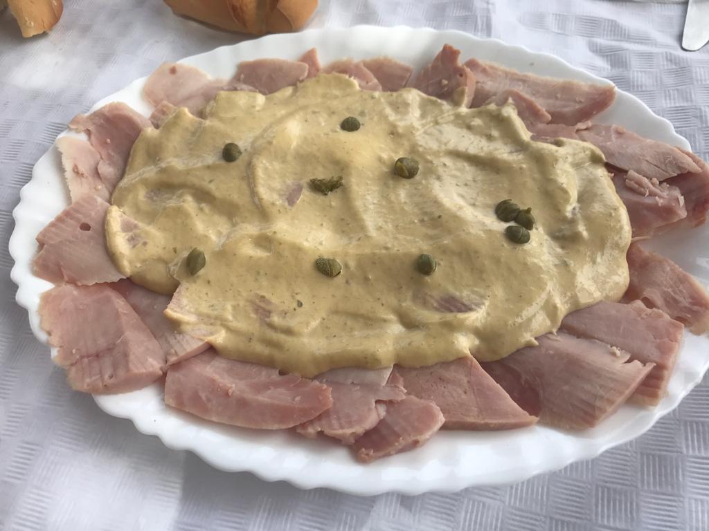Lacón tonnato Lacón tonnato