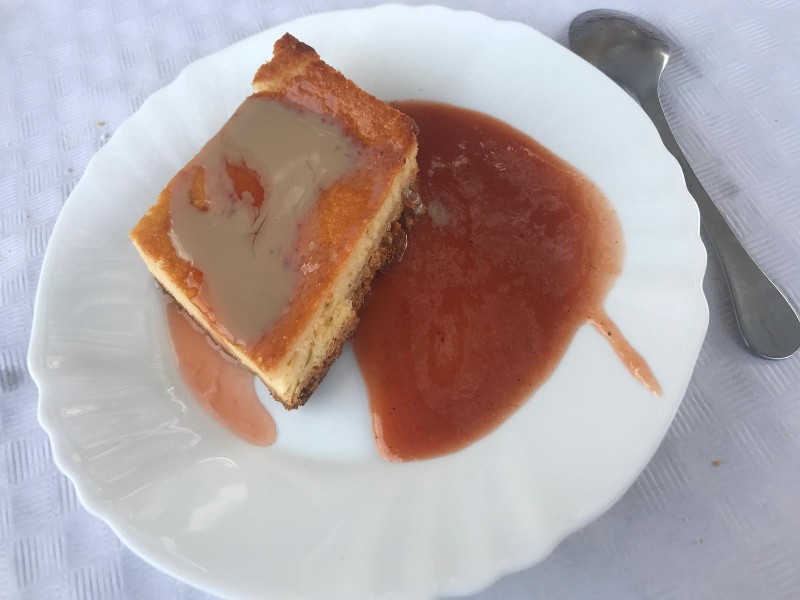 Tarta de queso tetilla al orujo con jalea de membrillo