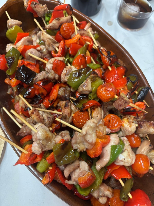 Pinchitos de pollo y verduras